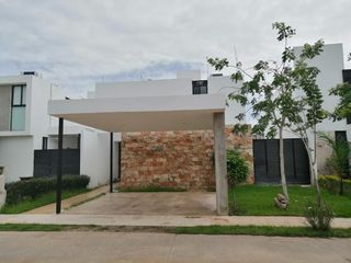 Casa en renta en privada residencial, Conkal, Yucatán