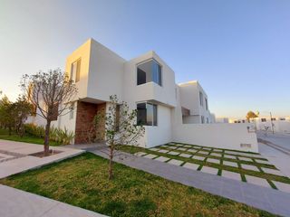 Venta Casa en Condominio Privado al Norte Jesús María.