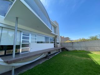 Lujosa casa en venta en Cumbres del Lago Juriquilla
