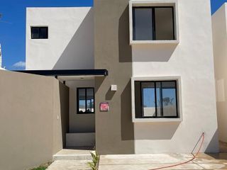 | Moderna Casa Nueva en venta, en privada con amenidades, CONKAL. |