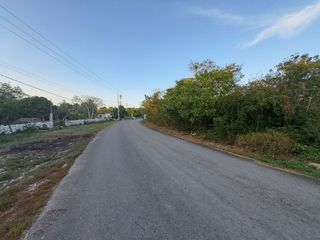 Terreno de uso mixto sobre carretera en la entrada de Mococha, Mérida Yucatán.