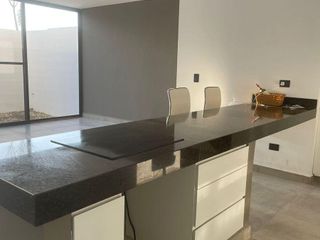 CASA EN VENTA MERIDA, PRIVADA PALTA 152, MODELO LOFT, ENTREGA INMEDIATA