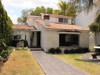 CASA EN VENTA EN JURICA, 3 REC, SALA, COMEDOR, COCINA, CHIMENEA