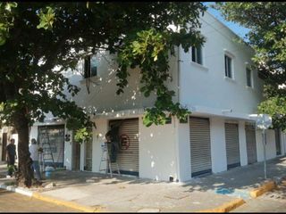 Venta de Casa con Locales Comerciales  en Veracruz