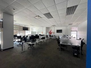 Amplia oficina equipada en renta de 1,045m2 en zona Loma Larga Monterrey