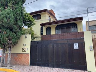 Vendo casa  San Francisco Totimehuacán, a una cuadra del zócalo
