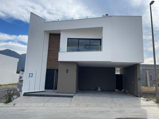 Casa nueva en venta en Mítica Residencial (carretera nacional)