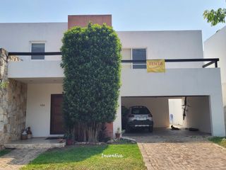 Casa semiamueblada en renta en Algarrobos, Mérida