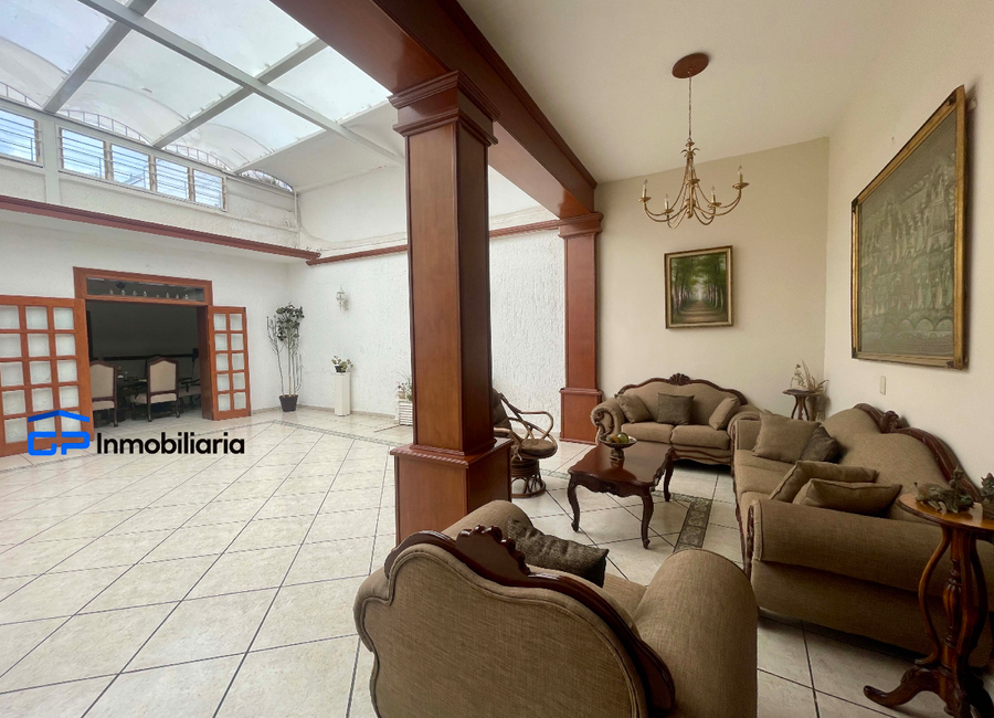 CASA REMODELADA EN EL CENTRO BARRANQUITAS