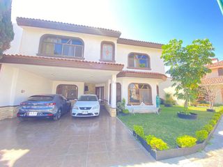HERMOSA CASA EN VIRREYES EN FRACCIONAMIENTO