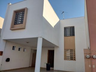 CASA EN VENTA EN COL. LAS LOMAS JARDINES SECTOR DIAMANTE