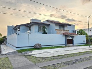 Amplia residencia en renta en zona céntrica de Colima