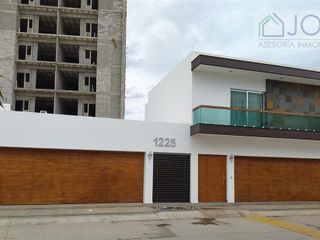 Residencia con Alberca y Amueblada