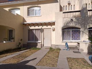 Venta de Casa en Fracc. La Rioja, en Aguascalientes.