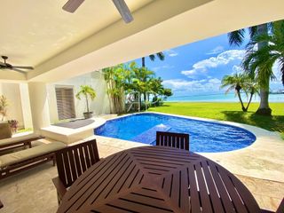 Exclusiva casa en renta semi amueblada en Cancún, Residencial Isla Dorada.