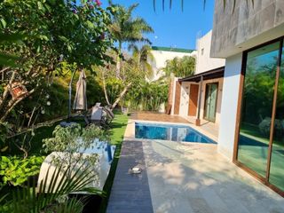 Residencia Venta Yucatán Country Club en privada