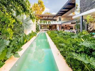 CASA EN VENTA, FRENTE A CAMPO DE GOLF Y LAGO YUCATÁN COUNTRY CLUB