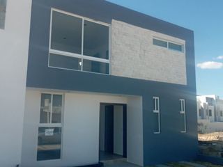 Se Vende Preciosa Casa en Cañadas del Arroyo, 4ta Recamara en PB, de OPORTUNIDAD