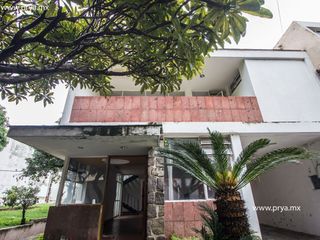 Casa para remodelar en venta en Americana, Guadalajara