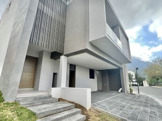 Casa en Venta, Los Olmos, San Pedro Garza Garcia.