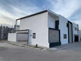 CASA EN VENTA EN FRACC. ARRAYNES GÓMEZ PALACIO