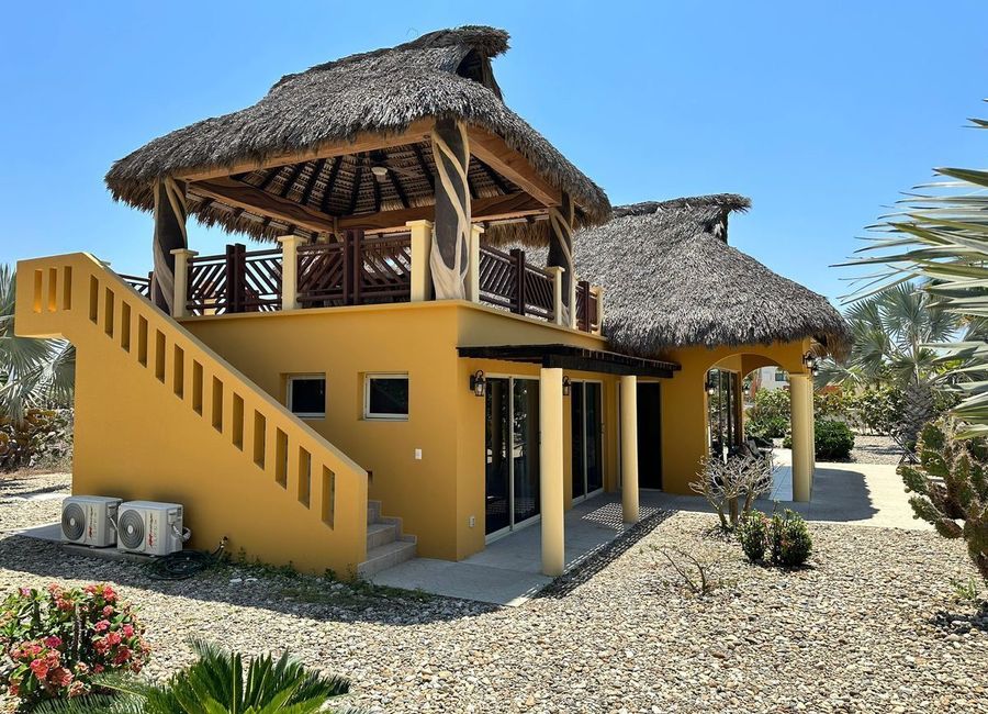 Casa en venta en Puerto Escondido VIVO13