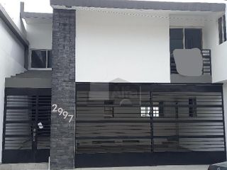 Casa en Venta en  Cumbres 5to Sector al poniente de Monterrey, Nuevo León