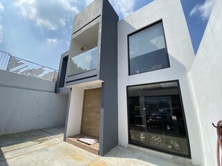 CASA EN VENTA, VALLE DORADO, REMODELADA MINIMALISTA, VIGILANCIA.