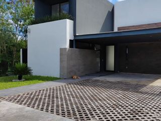 VENTA CASA EN PRIVADA RESIDENCIAL AL NORTE DE MÉRIDA, KIKTEIL, YUCATÁN