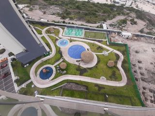 Precioso Penthouse en El Refugio de 219 m2, 3 Recamaras, Cto Servicio, de LUJO !