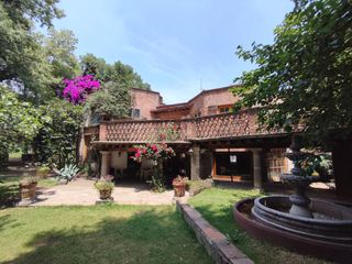 Residencia estilo colonial mexicano con salida al green