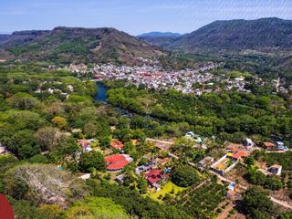 Casa a la venta en Jalcomulco, Veracruz con vista al río y entorno natural