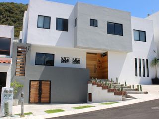 CASA EN VENTA CUMBRES DE CIMATARIO QUERETARO