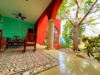 CASA EN RENTA TIPO HACIENDA DE UNA PLANTA CON ALBERCA EN XCANATUN. MÉRIDA