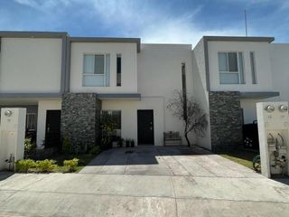 EN VENTA BONITA CASA EN FRACCIONAMIENTO LA CANTERA