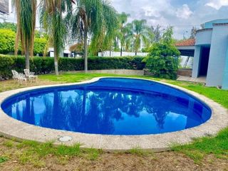 Vendo Residencia en Sta. Anita, amplio jardín, seguridad y acceso controlad