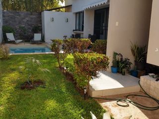 Casa con 3 recamaras y piscina en venta en Montebello