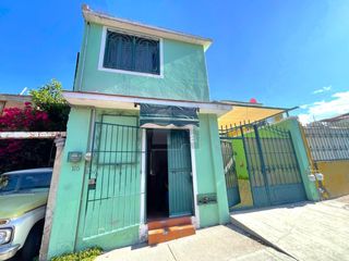 Casa sola con Local en venta en Lázaro Cárdenas, Querétaro