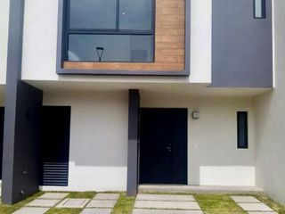 Casa nueva en Toluca por aeropuerto y santin dentro de residencial