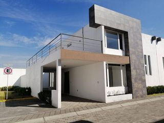 Venta de Casa en Stanza Residenziale en Llano Grande Metepec