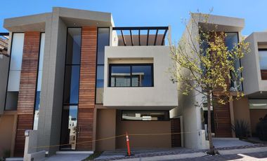 VENTA DE CASA NUEVA ZIBATA CONDOMINIO HUIZACHE