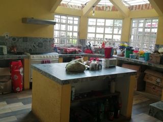 SE VENDE hermosa y amplia casa en Huitzilac, Morelos
