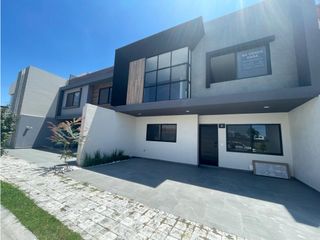 Casa En Venta Con Recamara En Planta Baja En Parque Chihuahua