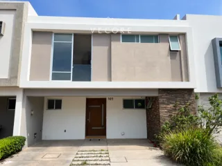 CASA EN RENTA EN ACANTHIA, SOLARES, ZAPOPAN