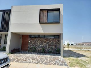 Casa en Venta en Fraccionamiento Adamar, Tlajomulco de Zúñiga Jal.