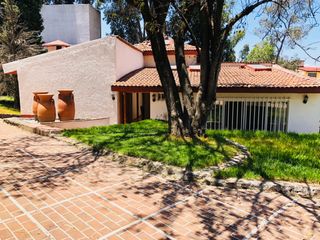 Casa en venta con gran jardín en Loma del Padre, Cuajimalpa, Cdmx