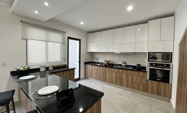 Casa en Venta con amplia cocina en Zibata Queretaro