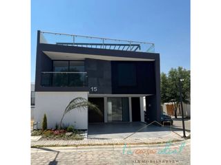 Casa En Venta En Esquina En Parque Querétaro, Lomas De Angelópolis.