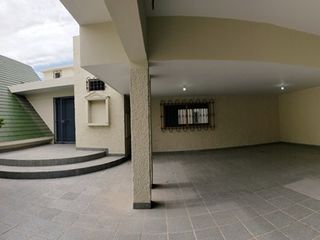 OPORTUNIDAD Casa de una planta para oficinas Col. Scally Los Mochis, Sinaloa