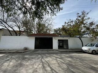 Casa en Venta en el Yerbaniz, Stgo, Nuevo Leon